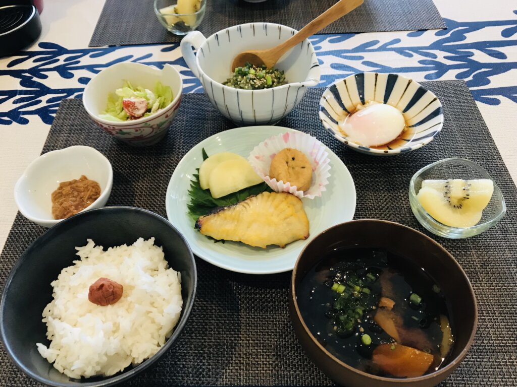 朝ごはんはとても大切 世界の朝ごはんを食べよう 日本編 さとさん元気な病人になる